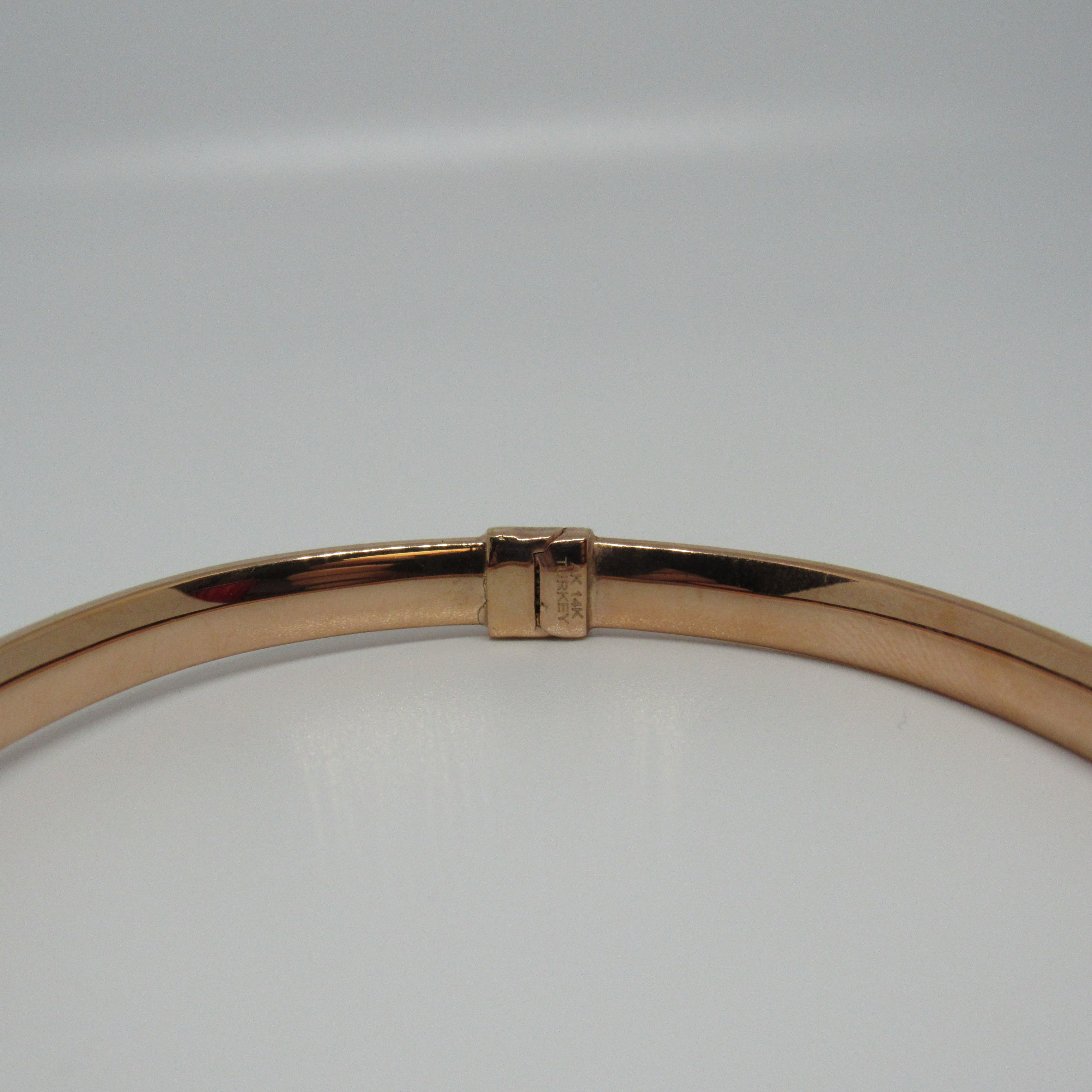 14K Rose Gold Turkey Ribbed Hinged Bangle Style Bracelet 7.5 in