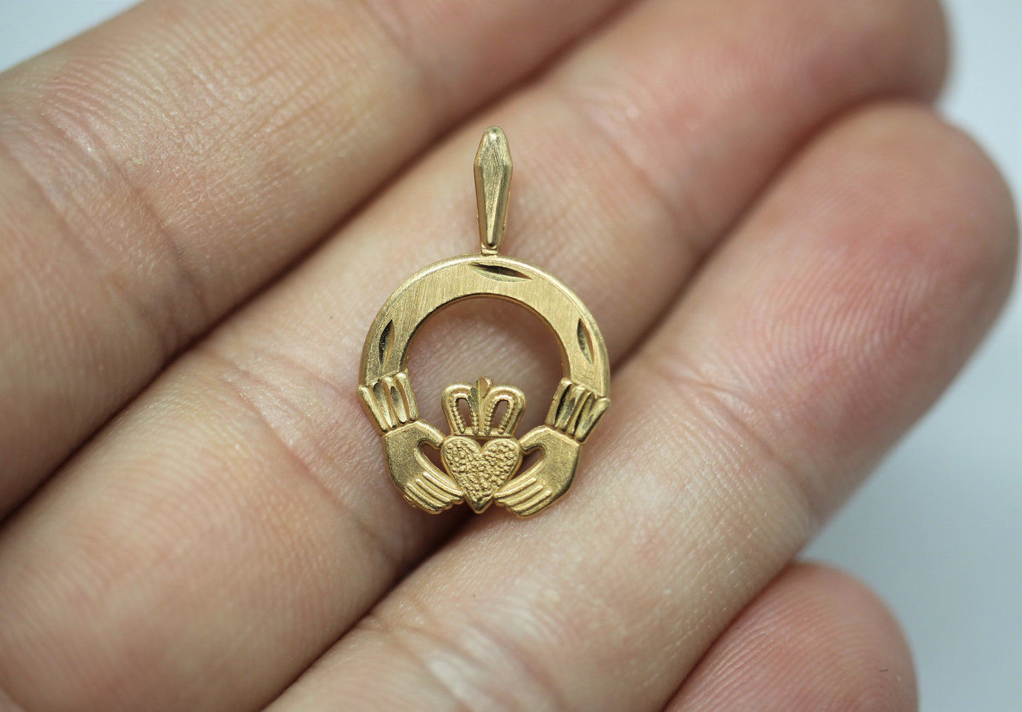 14k Yellow Gold Claddagh Pendant - Michael Anthony - 7/8 in